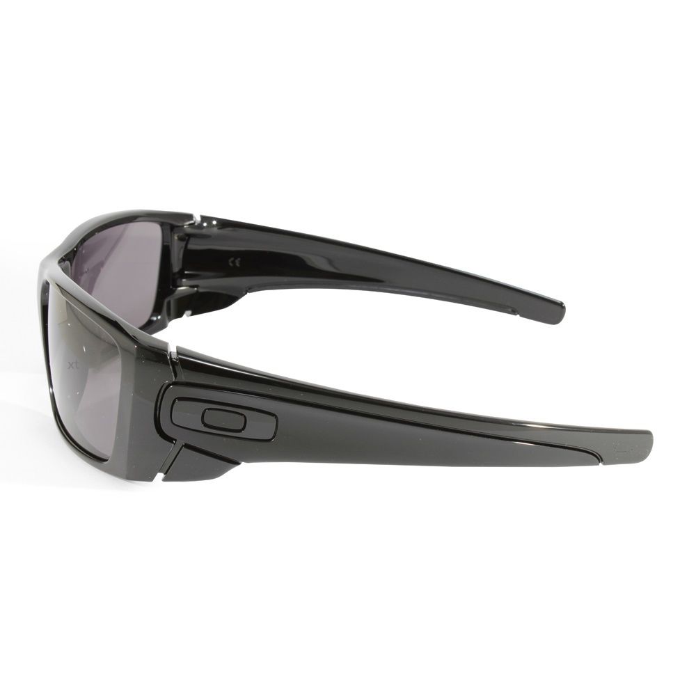 NEW Authentic Oakley Fuel Cell Sunglasses OO 9096-01 Black Frame Warm Grey Lens